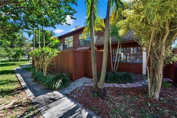 Snapper Village, 6251 SW 116th Pl #B, Kendall, Florida 33173, image 2
