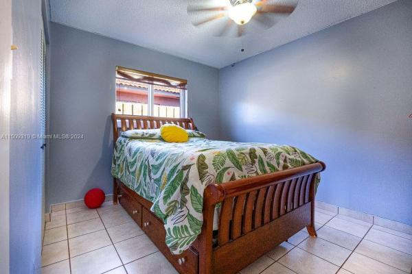 Robles Gardens, 2644 W 71st Pl, Hialeah, Florida 33016, image 1