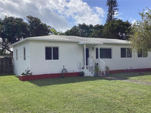 Biscayne Gardens, 260 NW 150th St, Golden Glades, Florida 33168, image 2