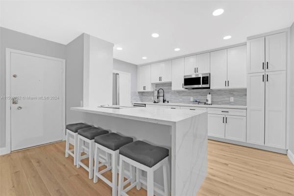 Imperial Point Gardens, 5840 NE 22nd Way #709, Fort Lauderdale, Florida 33308, image 1