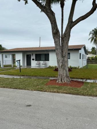 Windward Manor, 1041 NE 179th St, North Miami Beach, Florida 33162, image 1