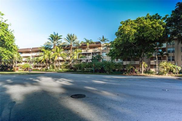 Bayview Palms, 1800 Sans Souci Blvd #324, North Miami, Florida 33181, image 2