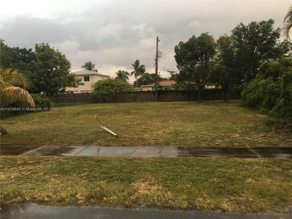 1025 NE 174th St, Unincorporated Dade County, Florida 33162, image 2