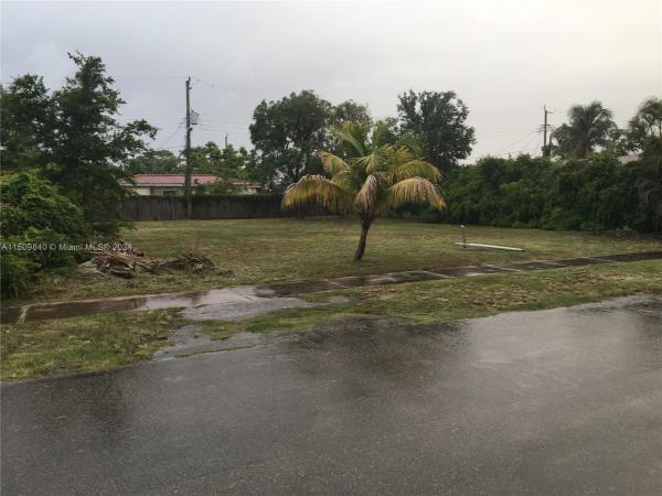 1025 NE 174th St, Unincorporated Dade County, Florida 33162, image 3