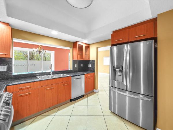 3002 NE Quayside Ln #21, Unincorporated Dade County, Florida 33138, image 1