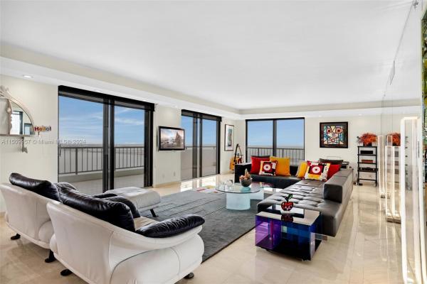 Villa Regina, 1581 SE Brickell Ave #2301, Miami, Florida 33129, image 1