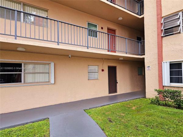 Ramblewood, 13715 Kendale Lakes Cir #A-109, Kendale Lakes, Florida 33183, image 1