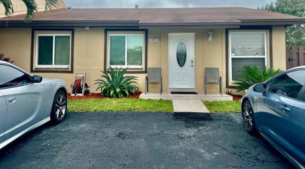Devon Aire Villas, 12216 SW 118th Ter #12216, The Crossings, Florida 33186, image 2