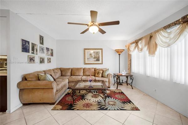 Cambridge, 2058 Cambridge C, Deerfield Beach, Florida 33442, image 3
