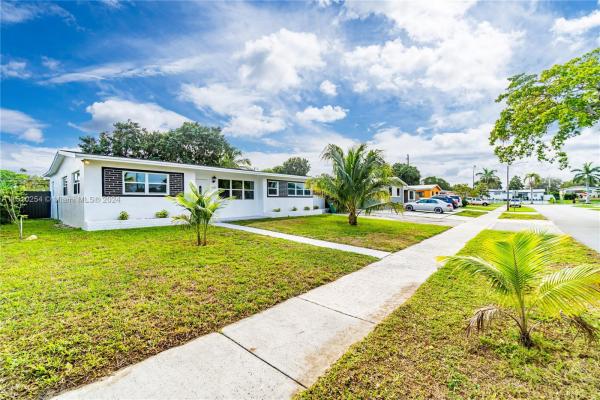 Sierra Mirada, 640 NW 195th Ter, Miami Gardens, Florida 33169, image 3