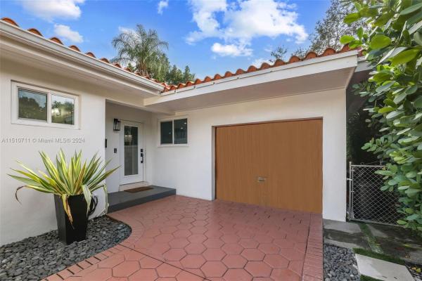 Cortez Place, 808 Catalina Pl, Coral Gables, Florida 33134, image 2