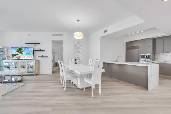 Tdr Tower 2, 15901 Collins Ave #903, Sunny Isles Beach, Florida 33160, image 2