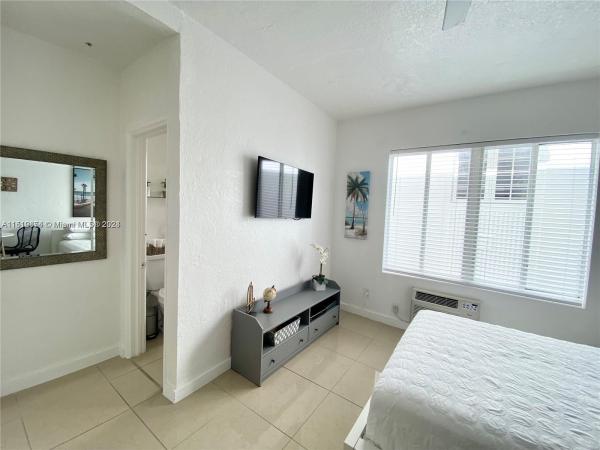 Ocean Villas, 3710 Collins Ave #N-208, Miami Beach, Florida 33140, image 3