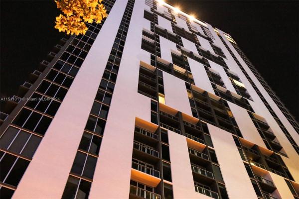 Centro, 151 SE 1st St #601, Miami, Florida 33131, image 1