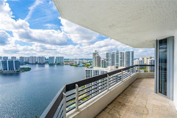 Mystic Pointe Tower 200, 19101 NE 36th Ct #2705, Aventura, Florida 33180, image 1