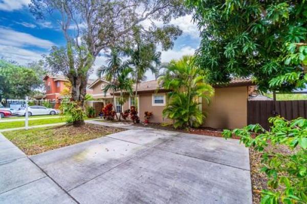 Cedar West Homes, 26102 SW 138th Ct Rd, Naranja, Florida 33032, image 2