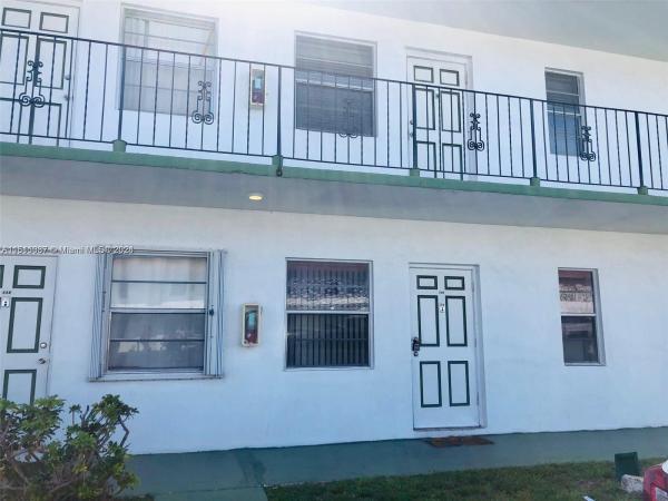 Cypress Gardens, 2225 Polk St #7A, Hollywood, Florida 33020, image 2