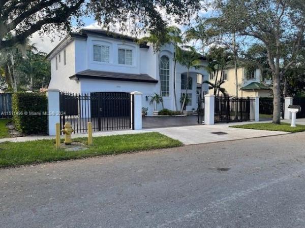 Mary, 16862 NW 78th Ct, Miami Lakes, Florida 33016, image 2