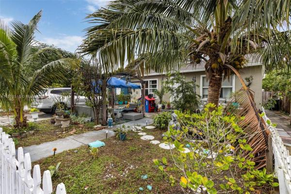 Lakeview Heights, 626 S Pine St, Lake Worth Beach, Florida 33460, image 1