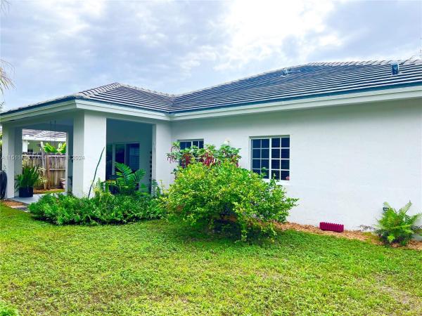 Carmens Place, 353 NE 29th Ter, Homestead, Florida 33033, image 3