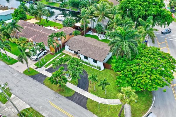 Sunset Isles, 1630 N 29th Ave, Hollywood, Florida 33020, image 3