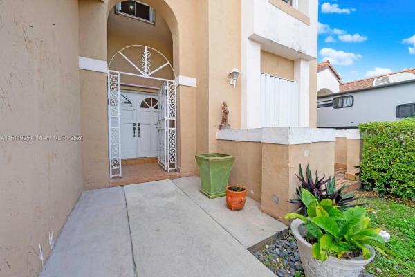 Shoma Homes At Kendall, 9120 SW 143rd Ave, The Hammocks, Florida 33186, image 3