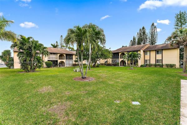 Pine Ridge 3, 310 Pine Ridge Cir #B-1, Greenacres, Florida 33463, image 1