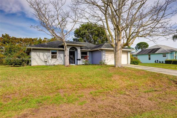 6521 NW Molton Cir, Port St. Lucie, Florida 34983, image 2
