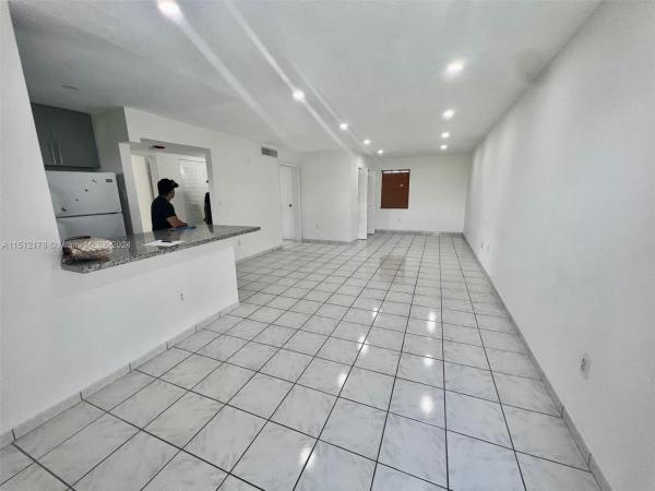 Villa Biscaya Jardines, 4050 NW 135th St #14-10, Opa-Locka, Florida 33054, image 1