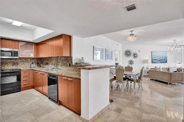 La Perla, 16699 Collins Ave #1906, Sunny Isles Beach, Florida 33160, image 3