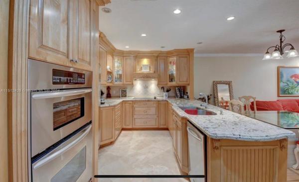 Mariners Cove, 2379 Treasure Isle Dr #25, Palm Beach Gardens, Florida 33410, image 2