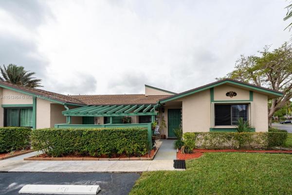 Lakeview Villas, 450 Lakeview Dr #4, Weston, Florida 33326, image 1
