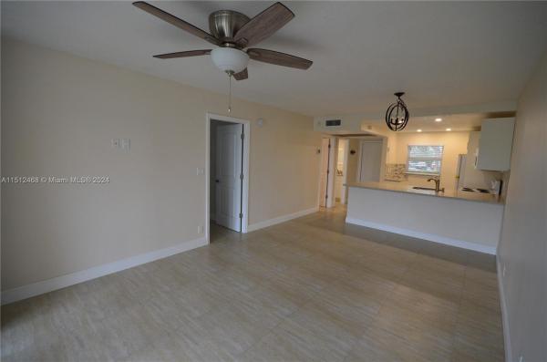 Poinciana Place Of Pine Island Ridge, 9440 Poinciana Pl #105, Davie, Florida 33324, image 3