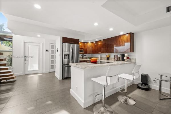 Footbridge Townhouse, 864 NE 20th Dr, Wilton Manors, Florida 33305, image 3