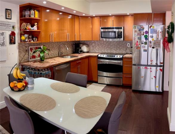 Del Prado, 18051 Biscayne Blvd #903, Aventura, Florida 33160, image 1