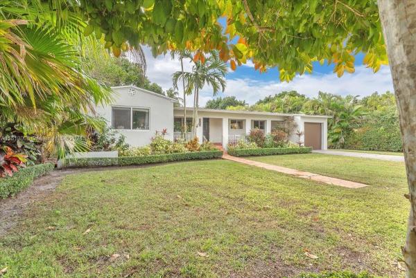 Davis Manor, 6544 SW 78th Ter, South Miami, Florida 33143, image 3