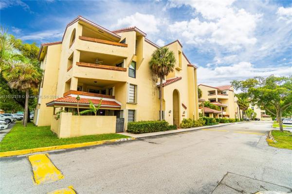 Kenland Bend North, 8800 SW 123rd Ct #J-106, The Crossings, Florida 33186, image 1