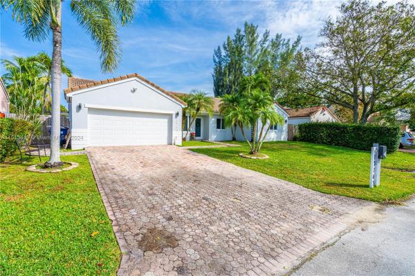 Three Lakes, 13745 SW 176th Ter, Richmond West, Florida 33177, image 3
