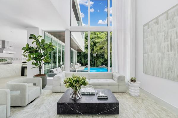Nautilus, 4433 N Bay Rd, Miami Beach, Florida 33140, image 1