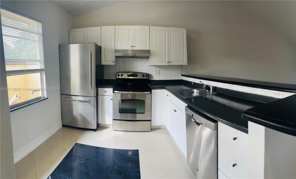 Lake Island, 531 NW 46th St, Deerfield Beach, Florida 33064, image 1