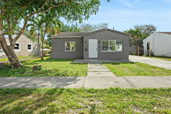 Hollywood Park, 2518 Thomas St, Hollywood, Florida 33020, image 2