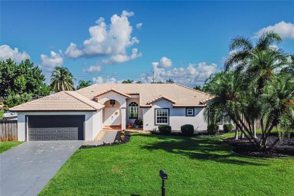 Biscayne Best, 15825 SW 285th St, Country Walk, Florida 33033, image 1