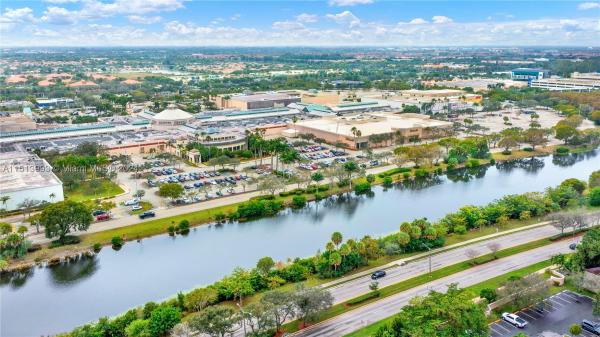 The Provinces Of Pierpointe At Pembroke Lakes, 11655 NW 11th St, Pembroke Pines, Florida 33026, image 3
