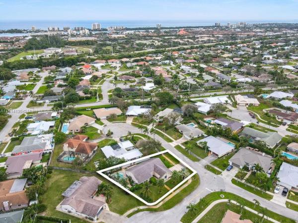 Tequesta Pines, 43 Cedar Hill Ln, Tequesta, Florida 33469, image 2
