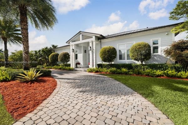 Fairway Manors, 13740 SW 82nd Ct, Palmetto Bay, Florida 33158, image 1
