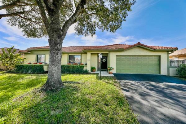 Hawkes Bluff, 5241 King Arthur Ave, Davie, Florida 33331, image 1