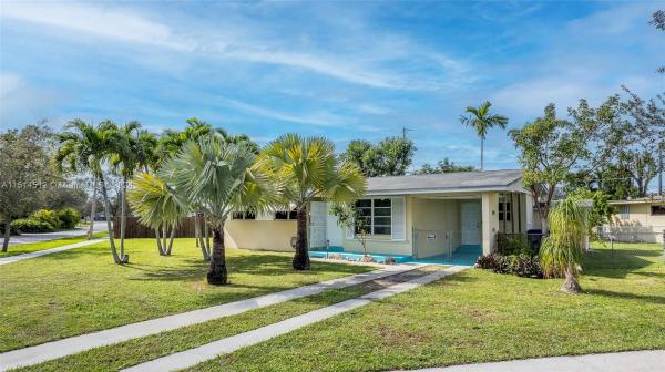 Pine Tree Manor, 19310 Holiday Rd, Cutler Bay, Florida 33157, image 3