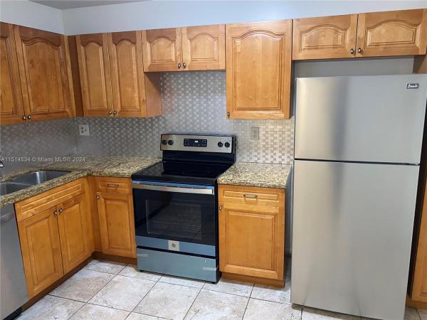 New Land Gardens, 16750 NE 10 Ave #303, North Miami Beach, Florida 33162, image 2