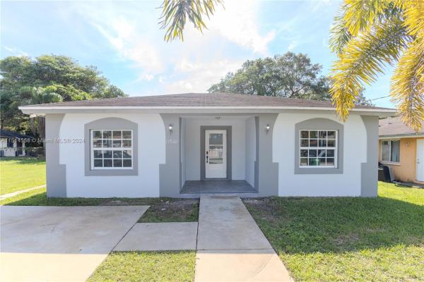 Symmes Sharman, 11960 SW 217th St, Goulds, Florida 33170, image 3