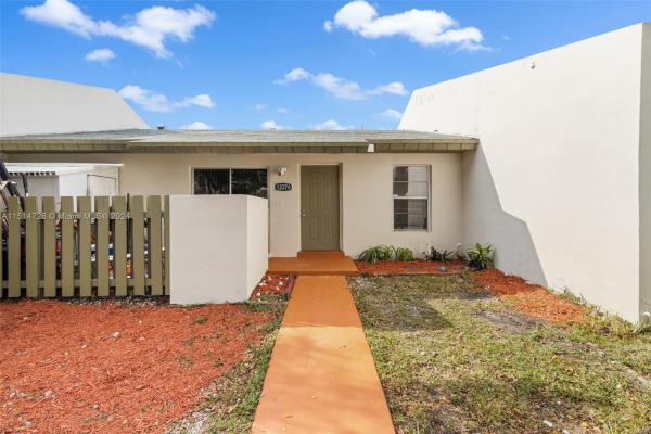 Devon Aire Villas, 12276 SW 116th Ln, The Crossings, Florida 33186, image 3